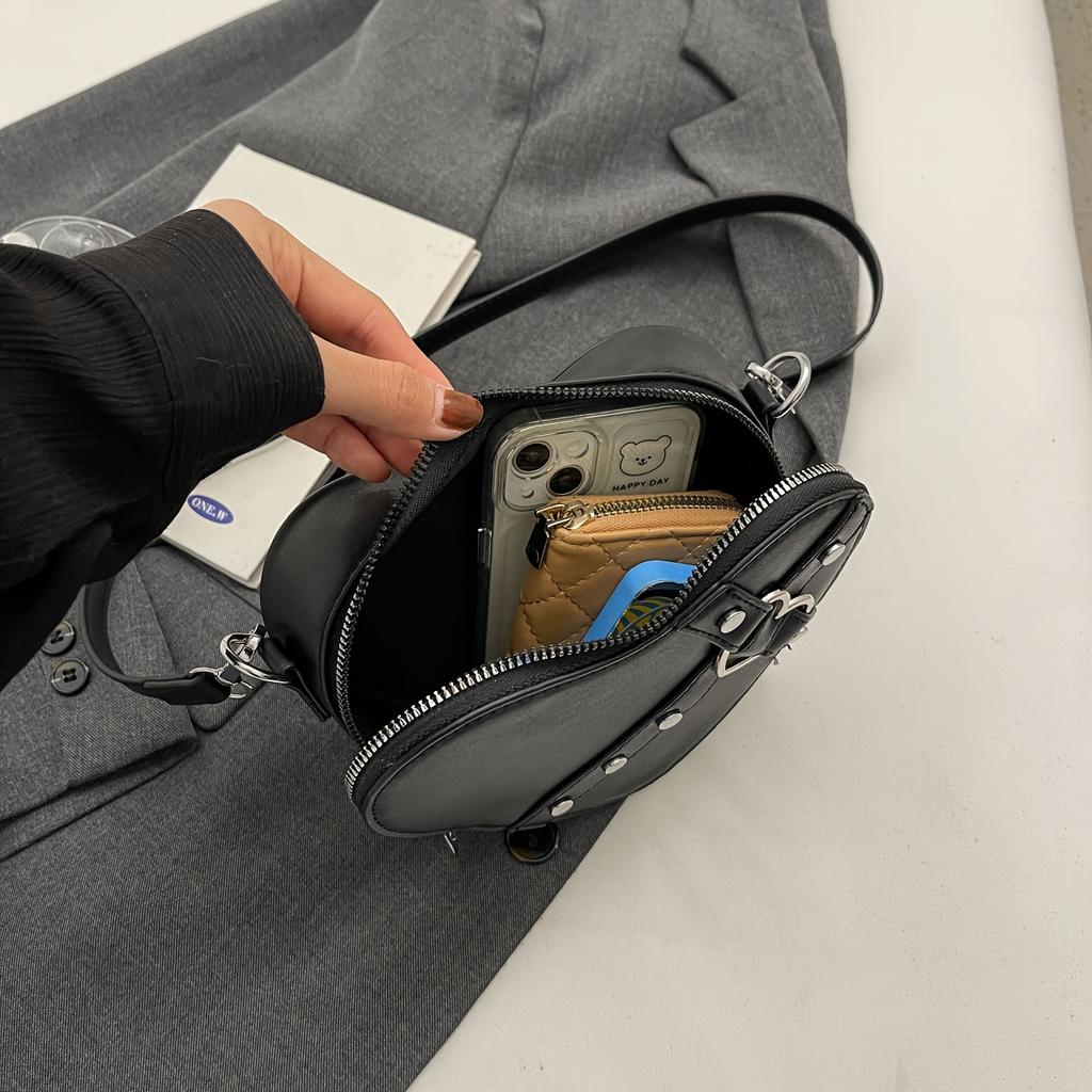 Heart-shaped Diagonal Shoulder Bag Valentine's Day Romantic Theme Ladies Fashion Heart-shaped Shoulder Bag Zipper Solid Color