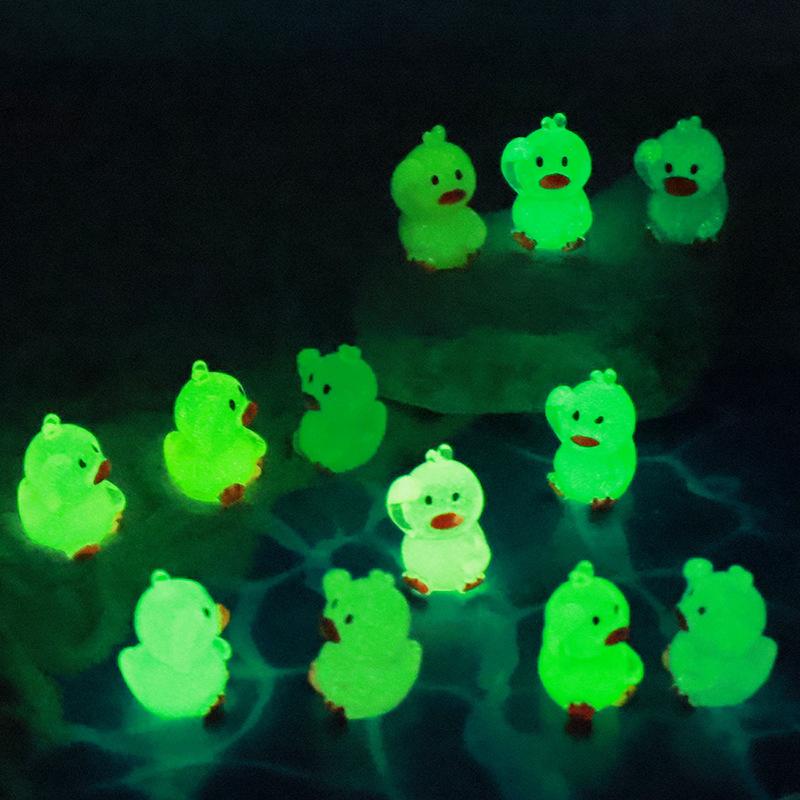 10 / 20pcs Luminous Mini Resin Ducks Tiny Duck Glow in The Dark Compact Miniature Waving Duck Figures Ideal for DO-IT-YOURSELF Fairy Garden