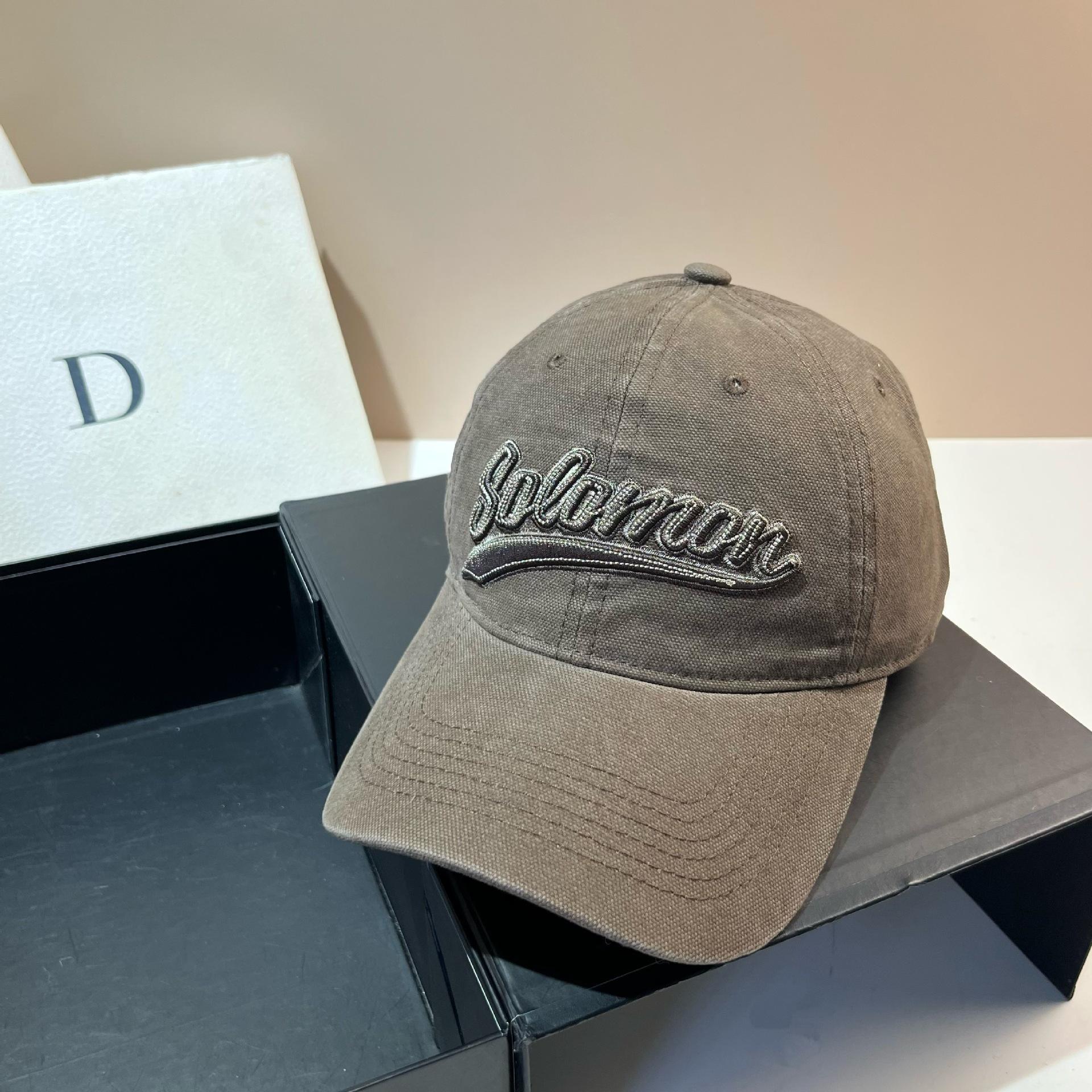 

Early Autumn Three-Dimensional Embroidery Letter Baseball Cap Youth Versatile Street Daily Canvas Cap Adjustable темно-коричневого кольору