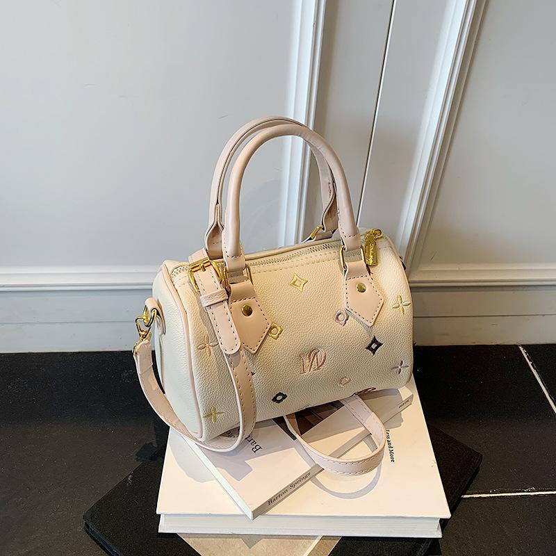 

2025 new women s pillow bag fashion versatile shoulder messenger bag high-end handbag casual explosion simple