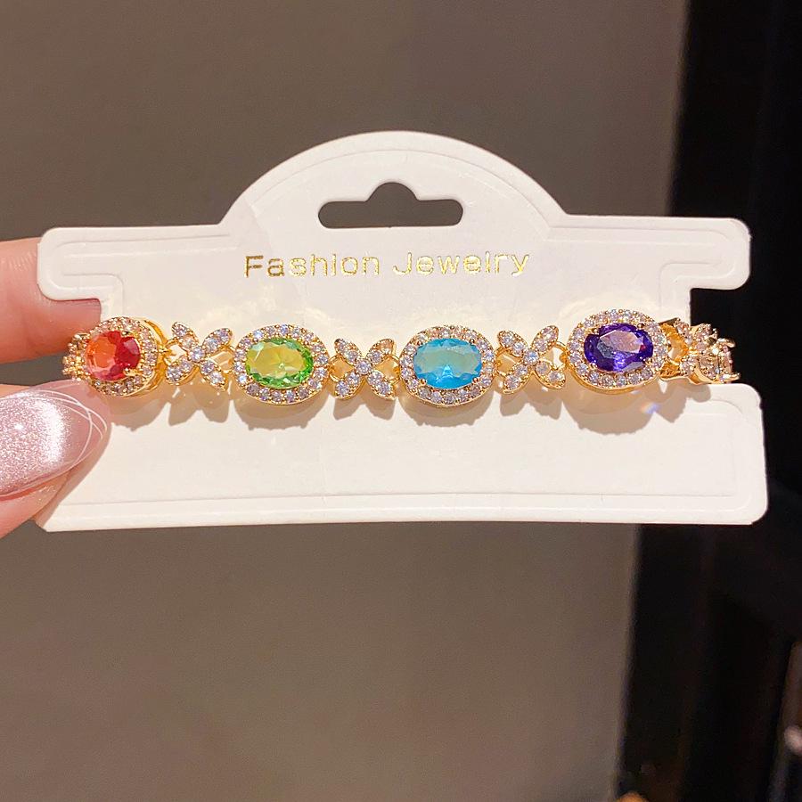French Zircon Oval Cross Flower Clasp Bracelet - Retro Court Style, Light Luxury Jewelry