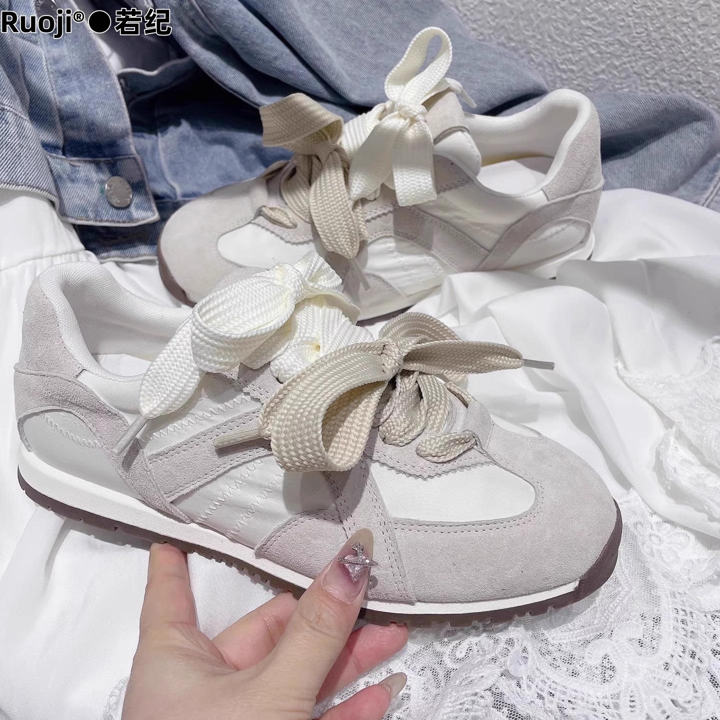 

A pair of shoelaces, lightweight German training shoes, women s spring 2025 new sports fashion casual shoes, breathable niche Forrest Gump shoes 40