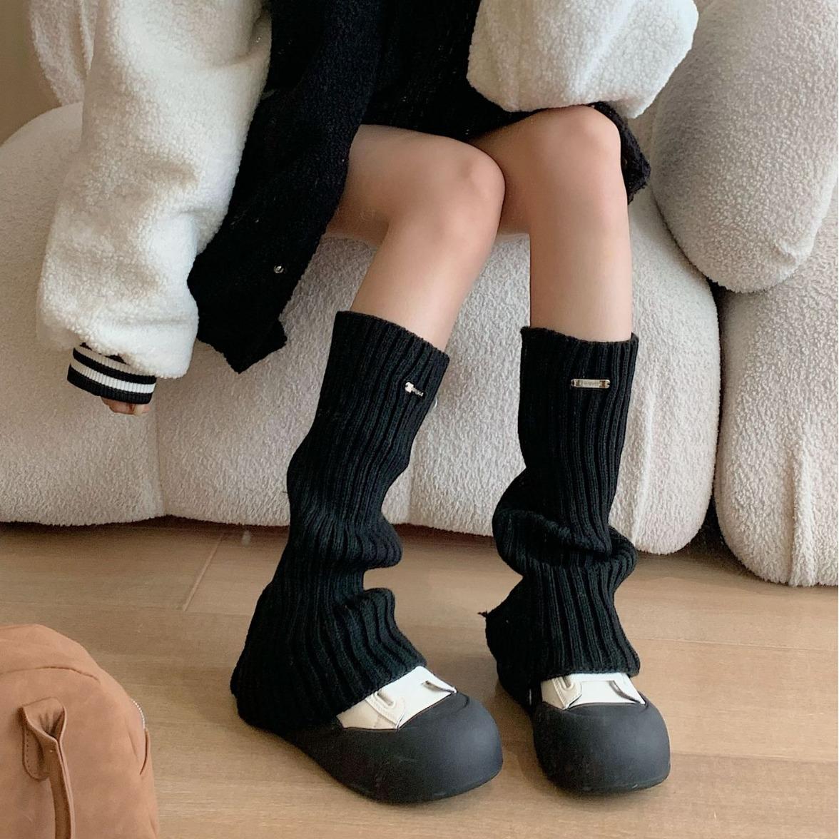 

AMUSIVE Black Knit Mid-Calf Socks: Thickened & Warm Winter Socklets with Metal Label. чорний
