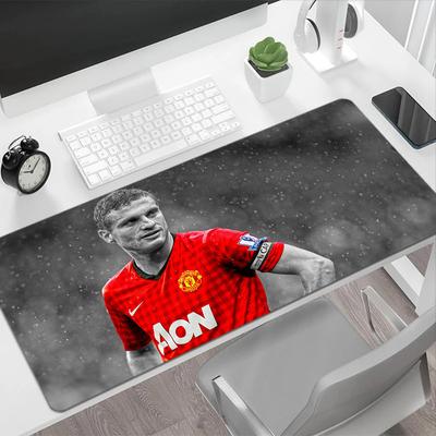 Manchester United's Rainy Day Hero Large Mouse Pad Office Mouse Mats Computer Desk Mat Non-Slip Rubber Bottom Suitable for Office Gaming PC Laptop