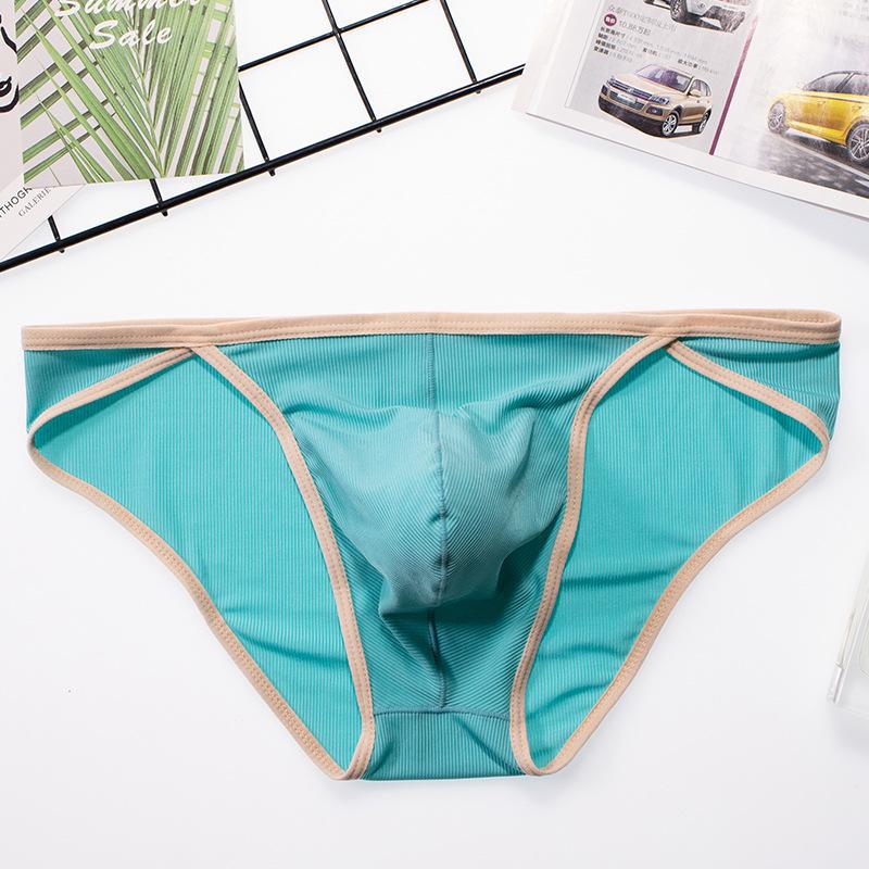 

Чоловічі літні ультратонкі шовкові трусики із заниженою талією, що швидко висихають, – молодіжні, приємні до шкіри, однотонні XL небо синє кольору