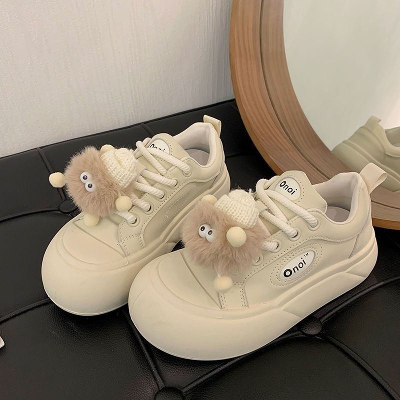 

Милые забавные плюшевые милые повседневные туфли на доске для студенток, средний каблук, плоская подошва, удобные, новая осенняя коллекция 2025 года, обувь интернет-знаменитостей 35 бежевый