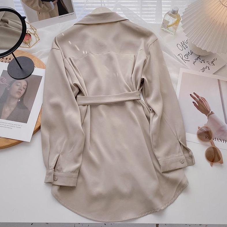 Dámská košile s dlouhým rukávem Temperamentní Tenká Modely střední délky 2025 Léto Nová Korejská verze Výklenkový smysl pro design Vázané dámské topy