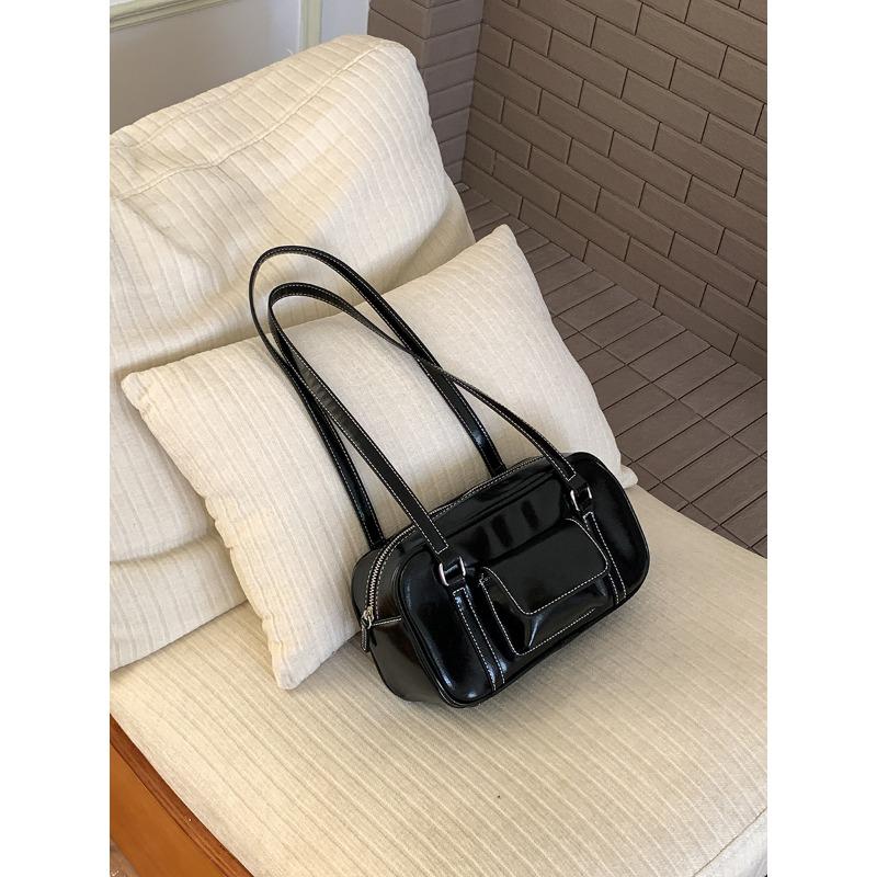 New shoulder bag large capacity high-end handbag fashion versatile commuter niche style underarm bag women