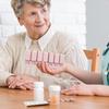 Wöchentliche tragbare Reise-Pillenbox 7-Tage-Organizer Pillenbehälter Aufbewahrung Tabletten Vitamine Medikamente Fischöle