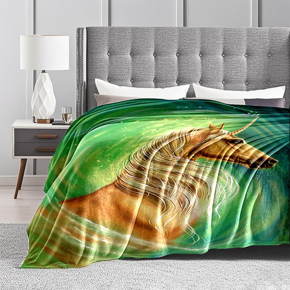 Majestic Golden Unicorn Pattern blanket with Green Swirling Background blanket, suitable for use in the bedroom, living room, on the sofa