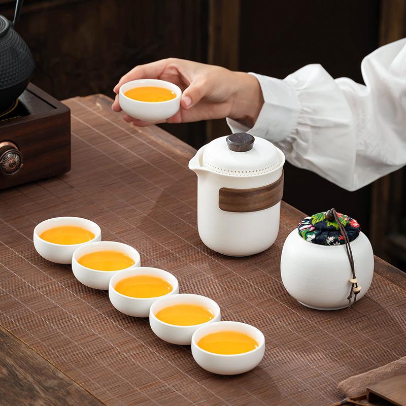 The New Coarse Pottery Lingxue Tea Set Is a Simple Tea Cup Company Event Annual Meeting Gift