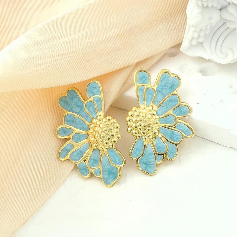 European Stainless Steel Flower Stud Earrings - High-End Design, Women's Fashion, Light Luxury, Popular Accessories