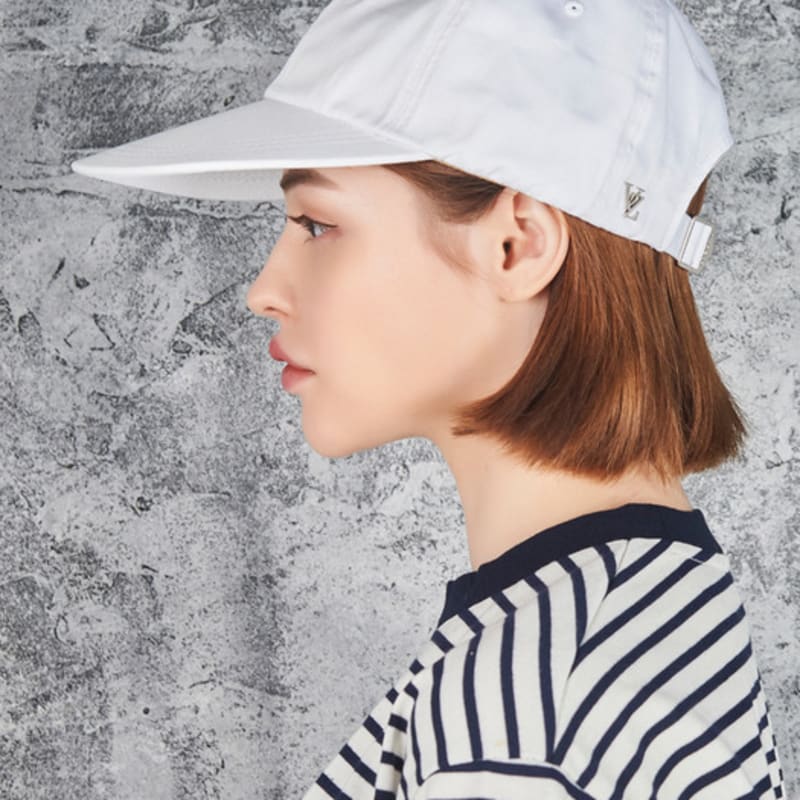 

VARZAR Ordinary Overfit Cotton Ball Cap White FREE