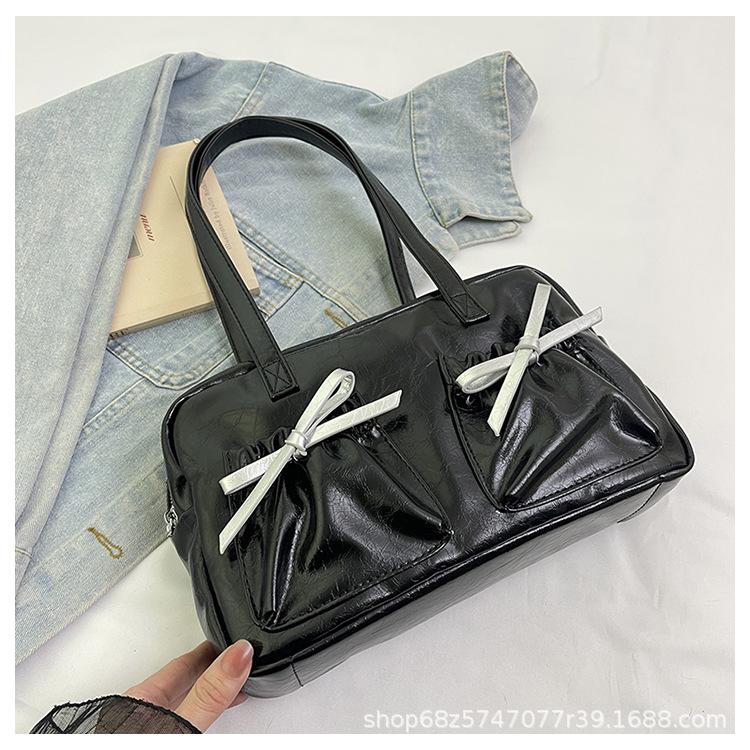 

Ballet style underarm bag women s 2025 new popular fashion bow silver shoulder bag large capacity pillow bag чёрный
