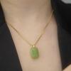 Green Amulet Pendant Niche Minimalist Necklace: Light Luxury Temperament Clavicle Chain, Fashion Versatile Jewelry
