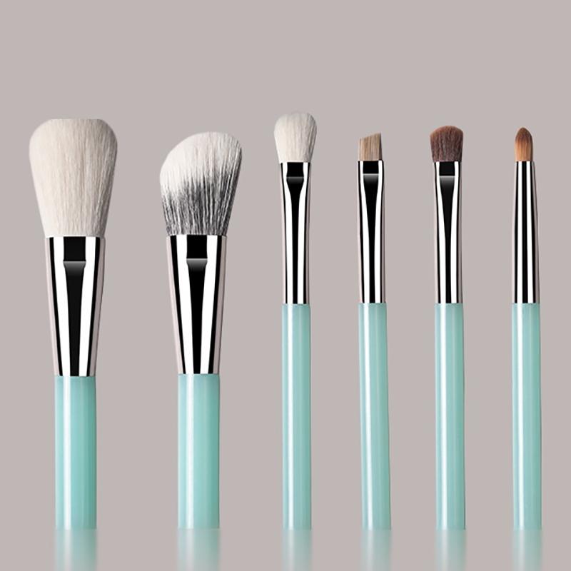 Portable 6-Piece Makeup Brush Set, Soft Mini Roll-Up Tube, Eyeshadow Brush, Blush, Foundation, And Contour Brush Tools.