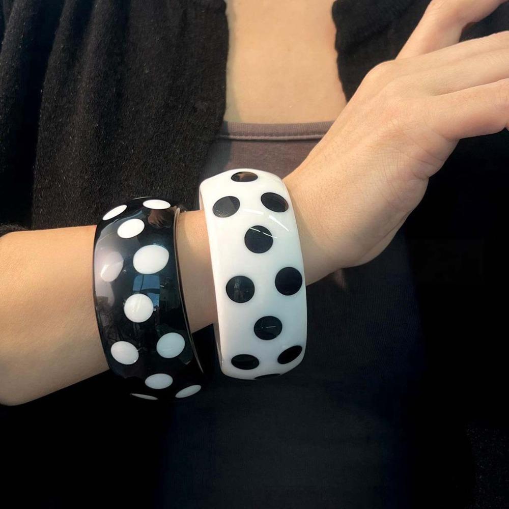 Polka Dot Spotted Bangle European Style Round Bracelet Retro Women's Bangle Women