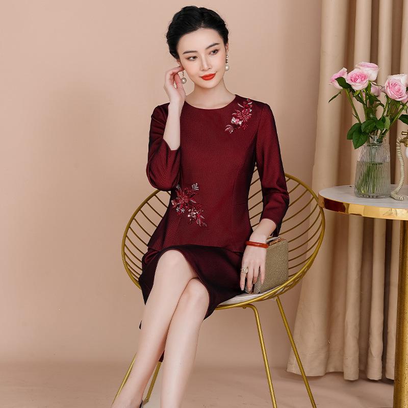 Wine Red Elegant Two-Piece Mother of the Groom Dress: Autumn 2023 Skirt Set