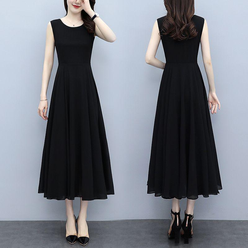 Plus Size Black Waist-Cinched Sleeveless Maxi Dress with Wide Hem