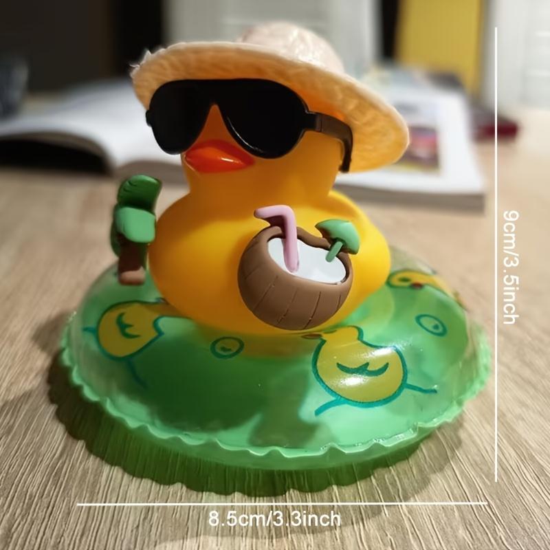 1 Stück Gelbe Gummi-Ente Auto Armaturenbrett Dekoration Sommer Strand Stil mit Kokosnuss Schwimmring Hut Lustiges Innenraum Ornament