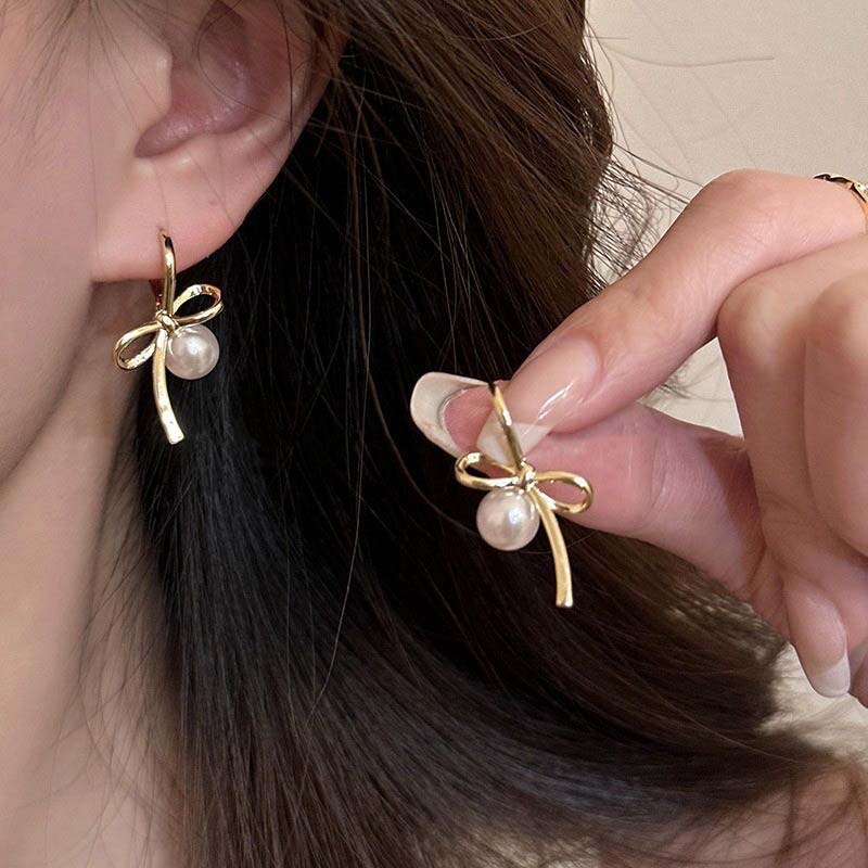 Korean Silver Color Pearl Bowknot Hoop Earrings for Women Minimalist Asymmetric Bow Earrings Wedding Jewelry Valentine Gift