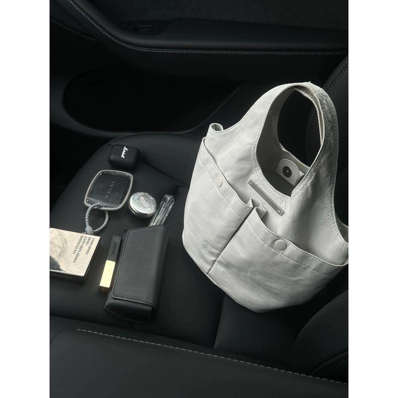 

Niche Style Bag 2025 New Arrival Fancy Bucket Bag Work Clothing Work Sundries Hand Bag Convenient Handbag for Going out White