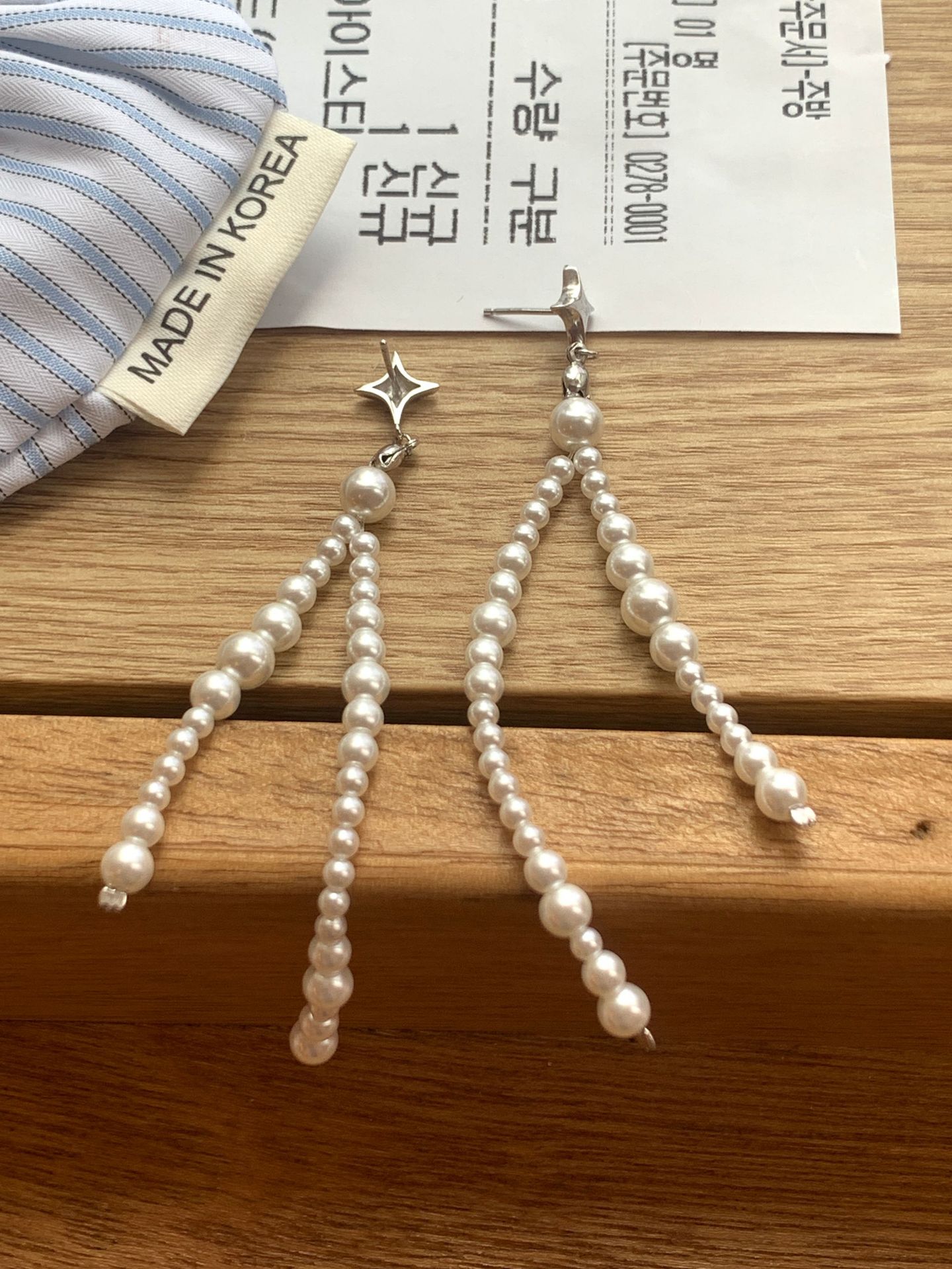 

Retro pearl stud earrings women s light luxury gentle temperament silver needle earrings niche high-end zircon earrings new A pair of 925 silver needle