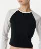MUSINSA STANDARD WOMAN Women'S Slim Crop Raglan Long Sleeve T-Shirt [Black/White]