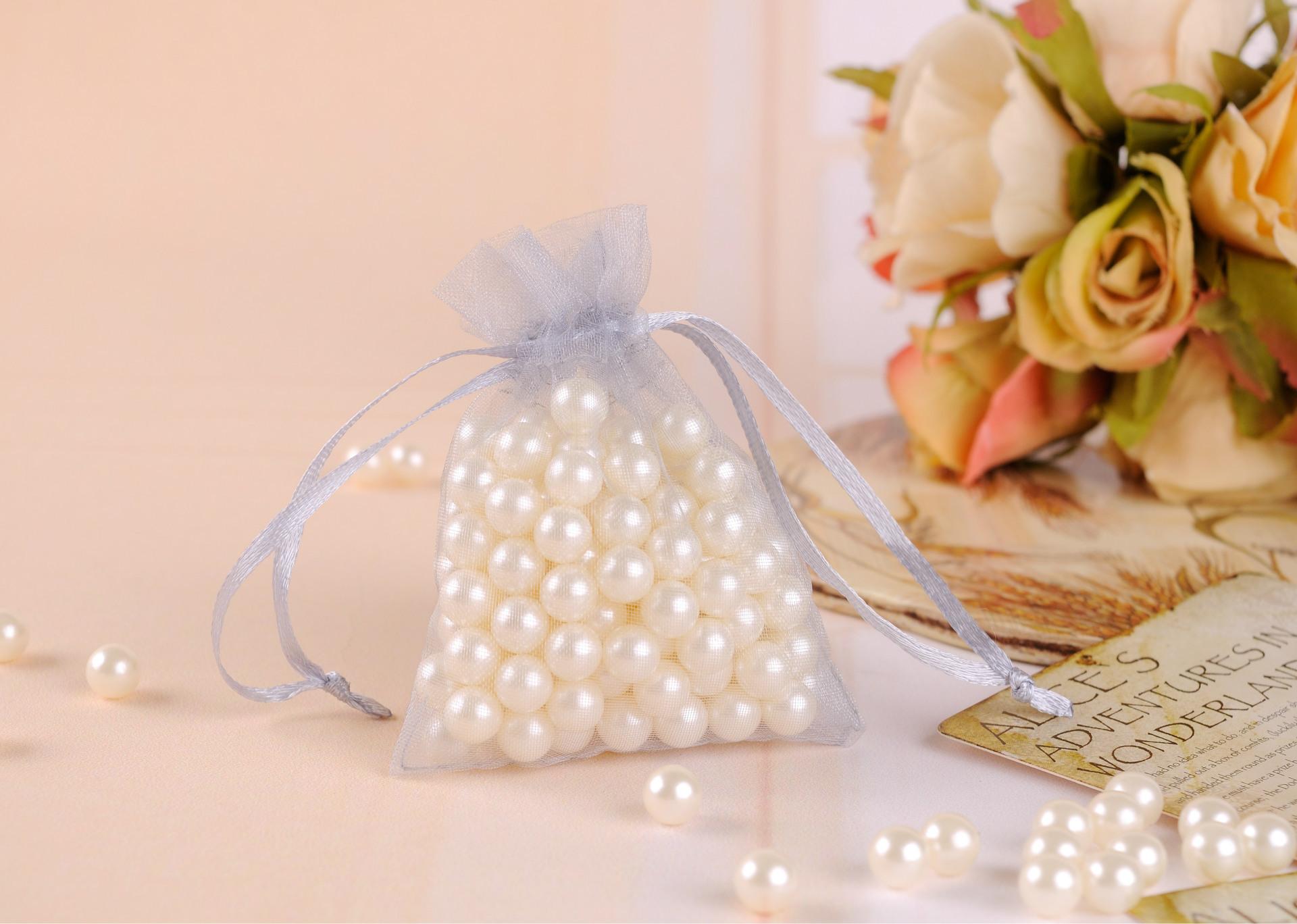 

Silver Organize Gift And Favor Bags Christmas Wedding Gifts And Party Solutions With Eco-friendly Reusable Features Christmas Wedding Gifts Packing