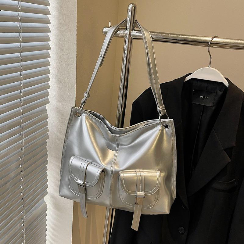 Casual Commuting Large-capacity Bag Women's New Fashion Versatile Shoulder Messenger Bag Tote Bag