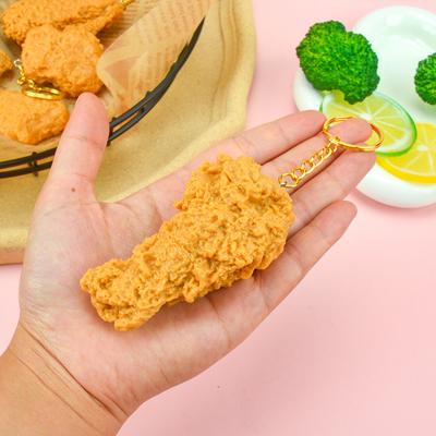 Schlüsselanhänger mit simuliertem frittiertem Hähnchen, Pommes frites, Hähnchenschenkel und Chicken Nuggets – ein tolles Geschenk für Restaurantkunden und Köche.