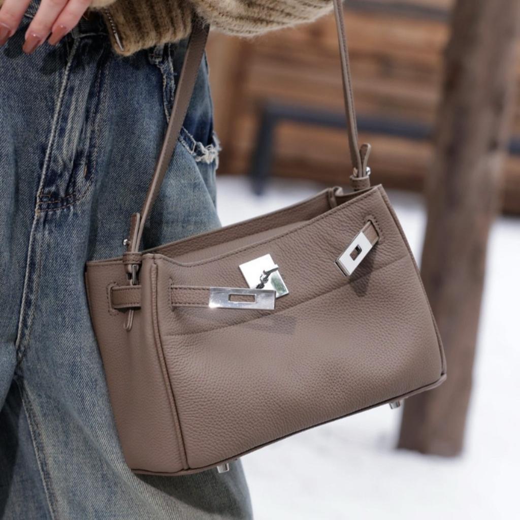 High-end Leather Women's Bag 2025 And New Style Real Leather Breathable Multi-style Retro Single Shoulder  Small Square Bag