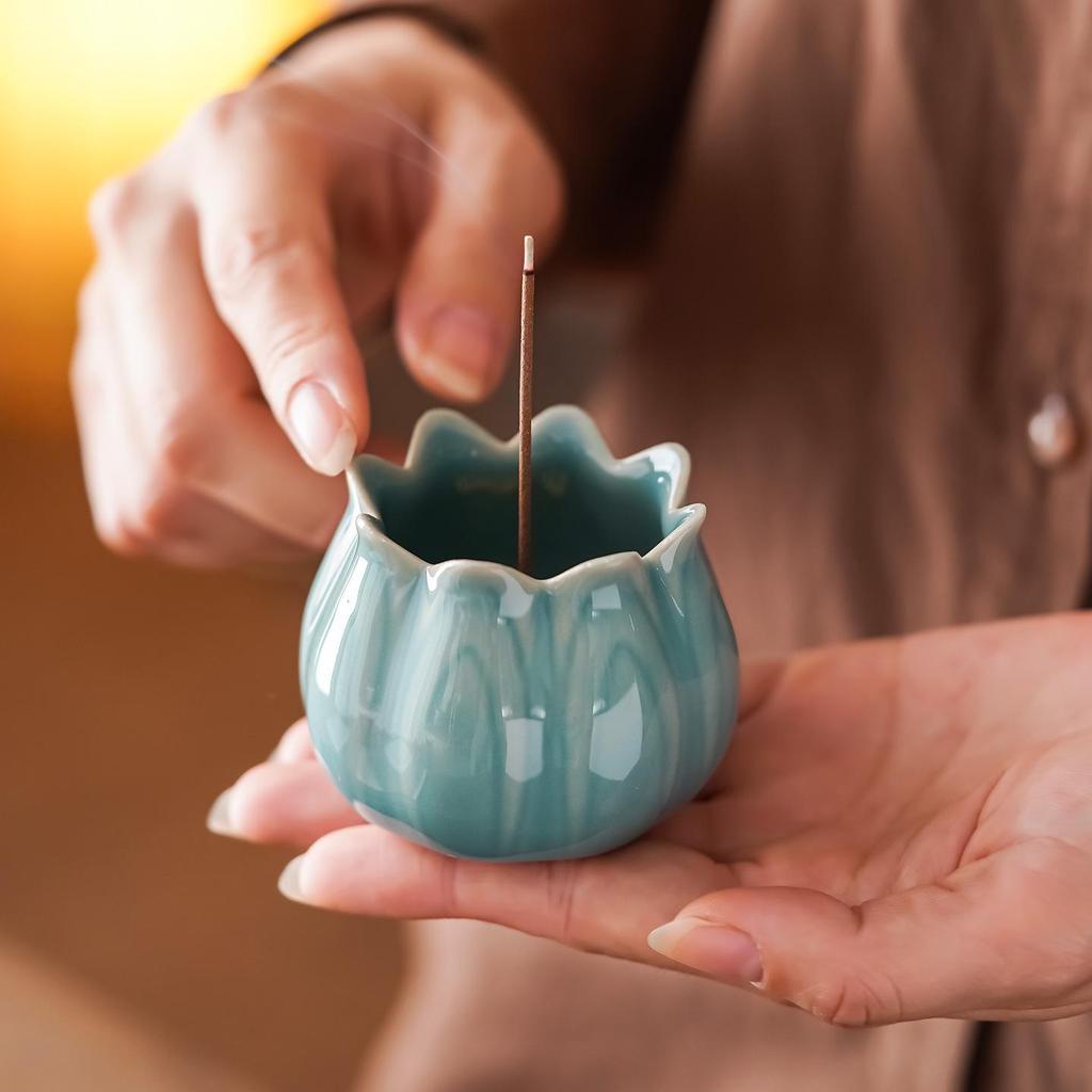 Nine-Hole Metal and Ceramic Petal Incense Holder - Vertical Stand for Indoor Use