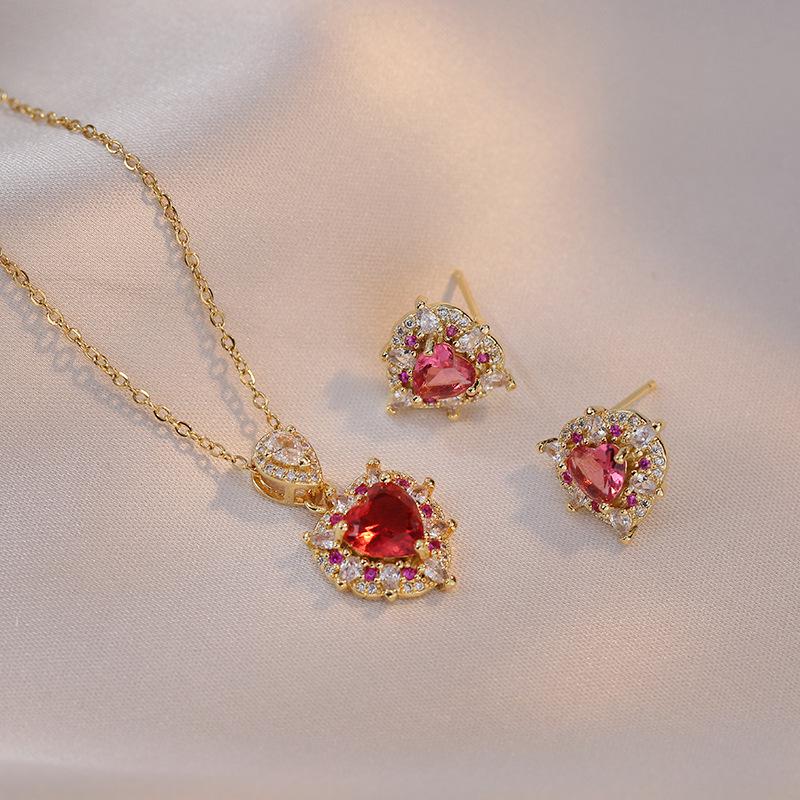 

Women s Zircon Flower Love Pendant Necklace in Titanium Steel - New Design