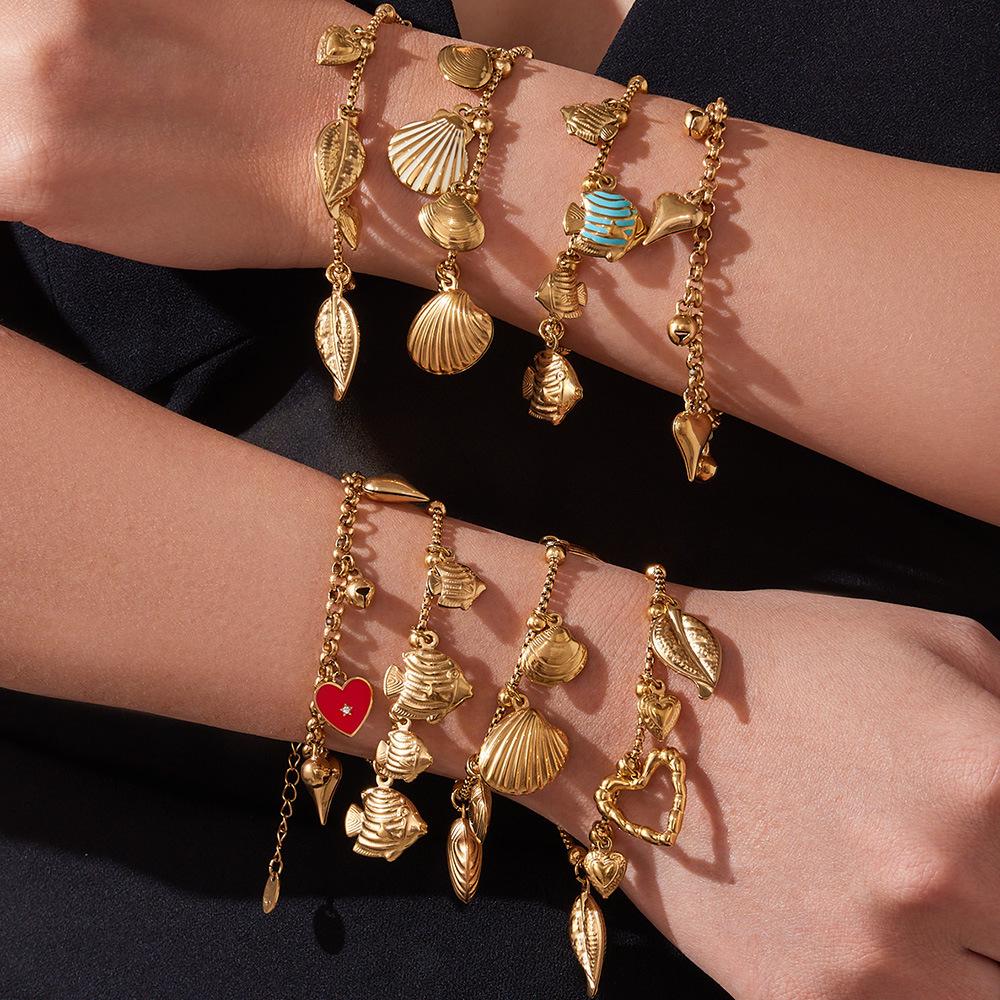 Qiong Yao Ocean-Style Shell & Fish Pendant Bracelet with 18k Gold PVD Plating