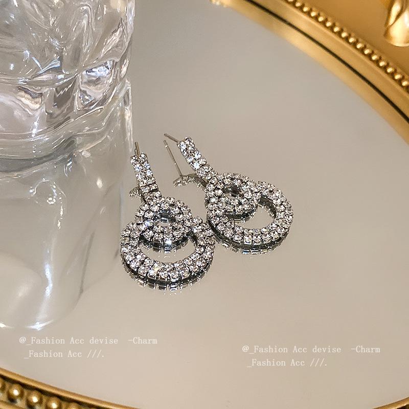 Silver Needle European and American Light Luxury Round Diamond Earrings Fashion High-end Earrings Niche Cold Wind New Earrings