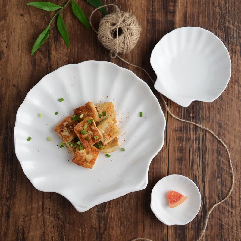 White Ceramic Seashell Plate
