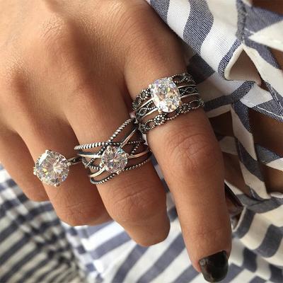 Dekoration Europäisches und amerikanisches trendiges Ringset, Retro-Hohldiamantringset mit 3 Teilen