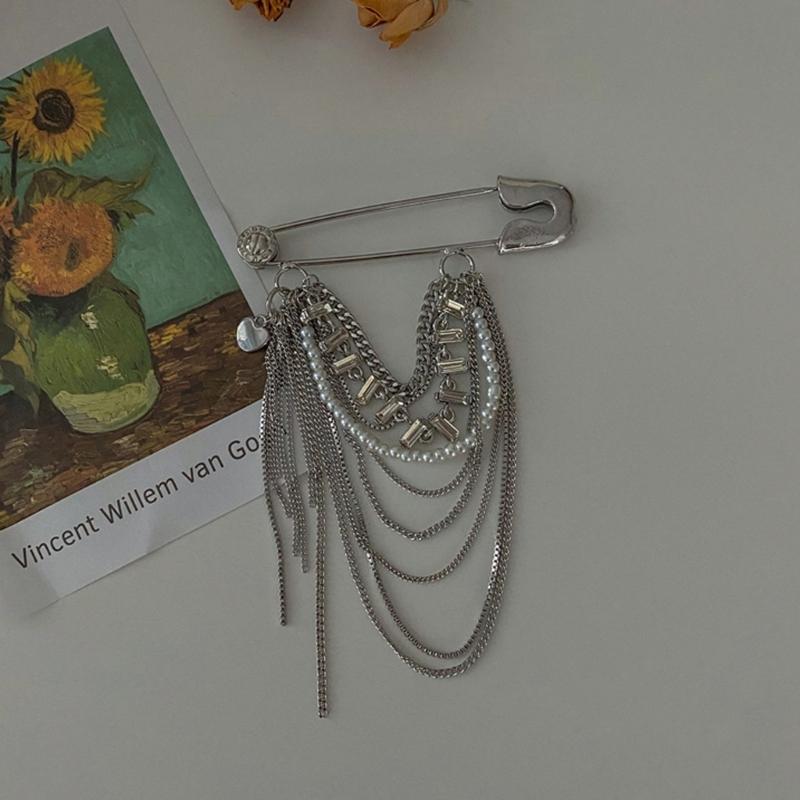 Vintage Chain Tassels Brooch Pin Elegant Alloy Jewelry Accessory for Women Men Retro Styles Multipurpose Decoration