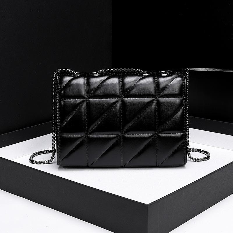 Spring and Summer Diamond-shaped Chain Single-shoulder Bag, Simple and Versatile Small Bag, Crossbody Bag, Mature and Elegant Small Square Bag