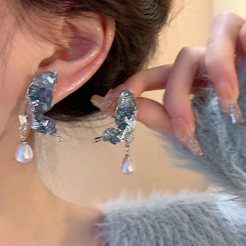 Light Luxury High-end Silver Butterfly Pearl Earrings Women's Retro Temperament Ins Style Earrings Niche Versatile Ear Jewelry