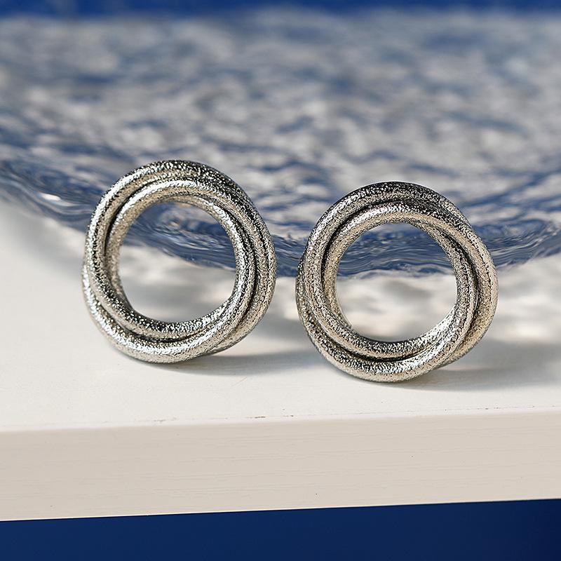 

Смелые металлические серьги-кольца: Элегантный подарок для женщин Standard Size серебряный