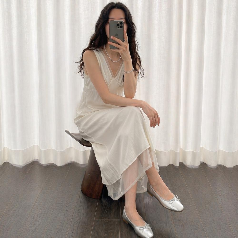 Plastic Island V-Neck Frill Lace Contrast Maxi Long Sleeveless Dress (2 Colors) Py5Wo432