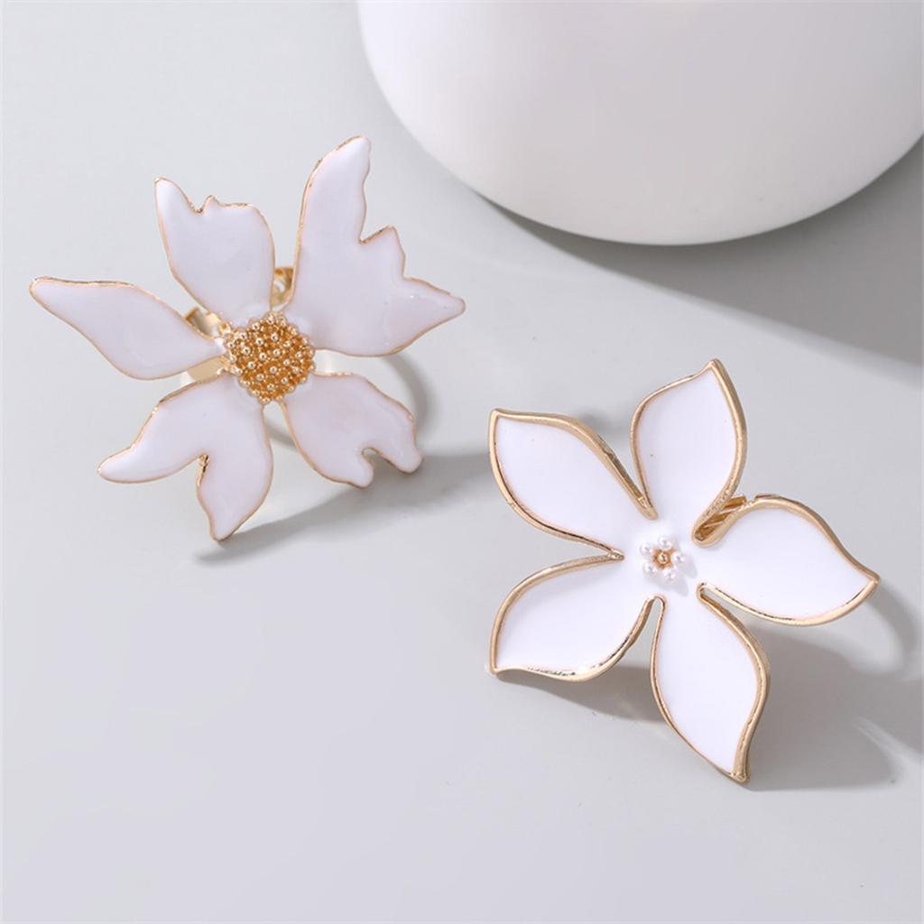 Exaggerated Large Petal Flower Finger Rings Fashion Accessory for Women Grunge Jewelry Statement Pieces Styles