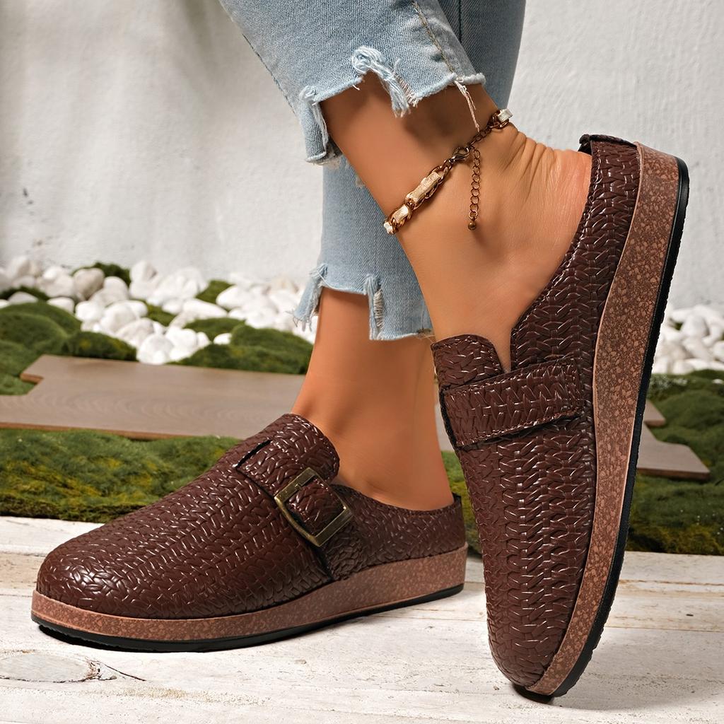 Fashion Summer 2025 New Style Woven Flat Bottom Ladies Slippers Beachwear Casual Slip-On Sandals Comfortable Rubber Sole Adult Footwear