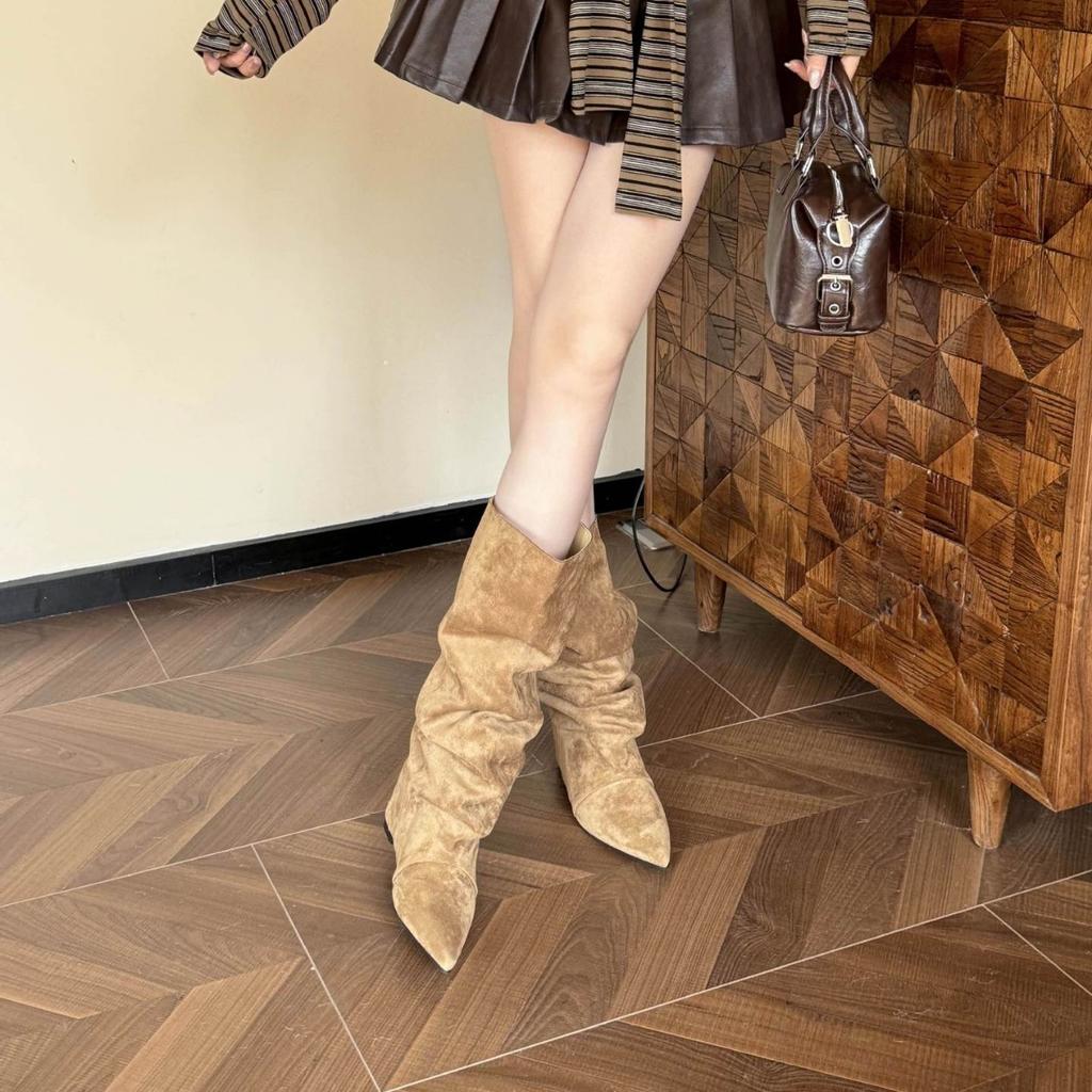 Autumn and winter new pointed toe heel inner heightening temperament French fashion pleated boots