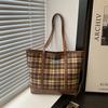 Stylish Large Capacity Tote Bag For Women With Trendy Plaid Design And Versatile Carry Options