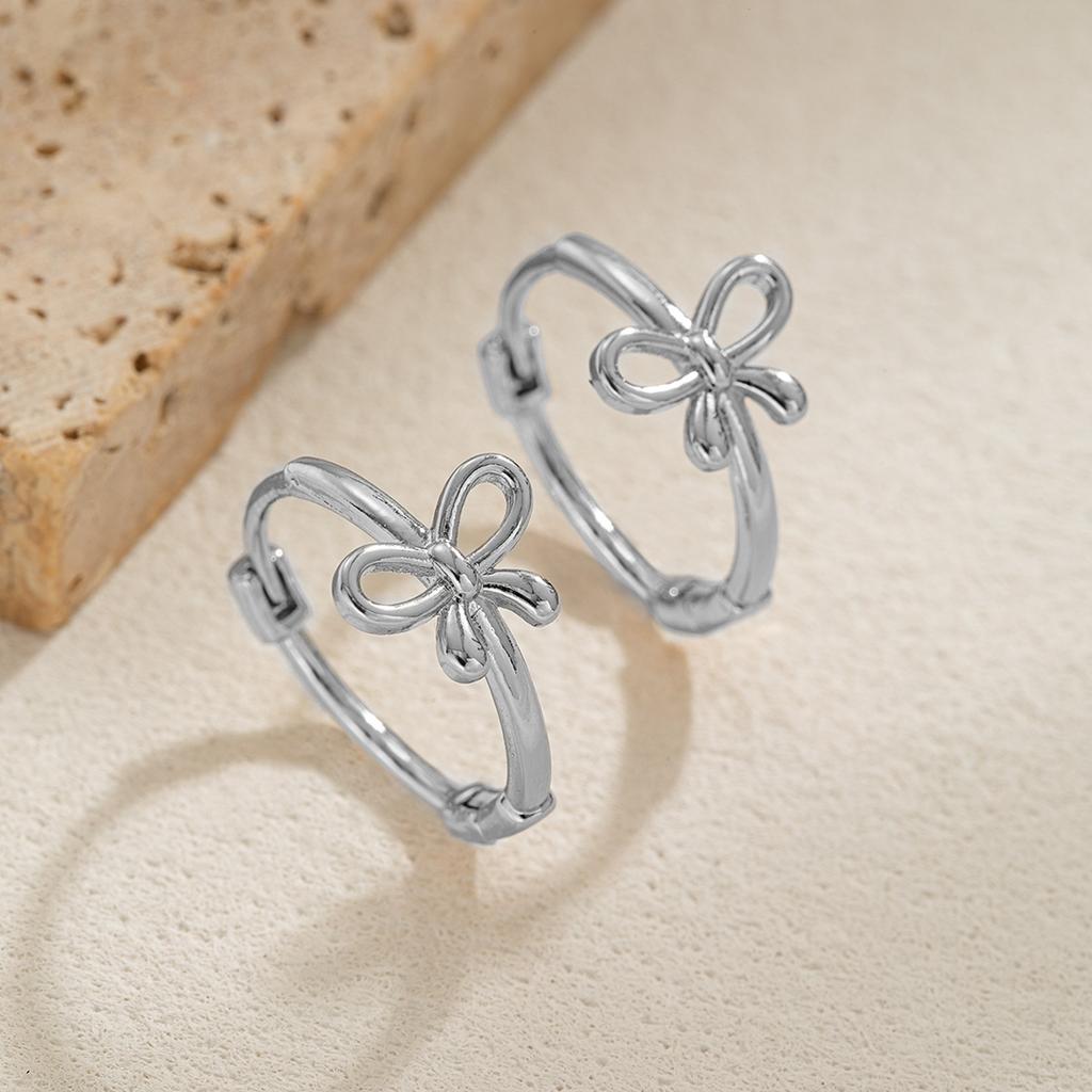 1 Pair of Personalized and Versatile Hollow Bow Copper Ear Buckles with Circular Women's Earrings