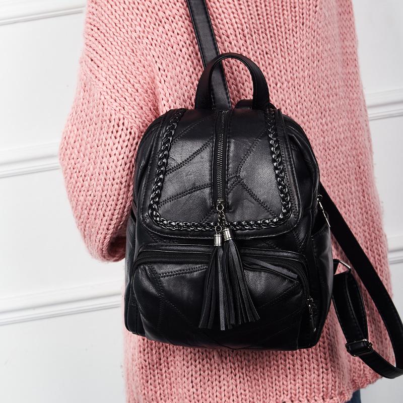 

Рюкзак из овчины 2024 новая кожаная сумка модная европейская и американская простая женская сумка-рюкзак кожаная сумка чёрный