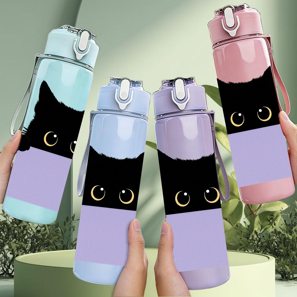 1PC Black Cat Peeking Over Edge Print 750ml Color Plastic Sports Water Bottle Leakproof Flip Straw Lid Suitable for Sports Office Home Use